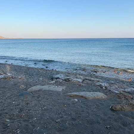 Blue Sea & * Makrýgialos